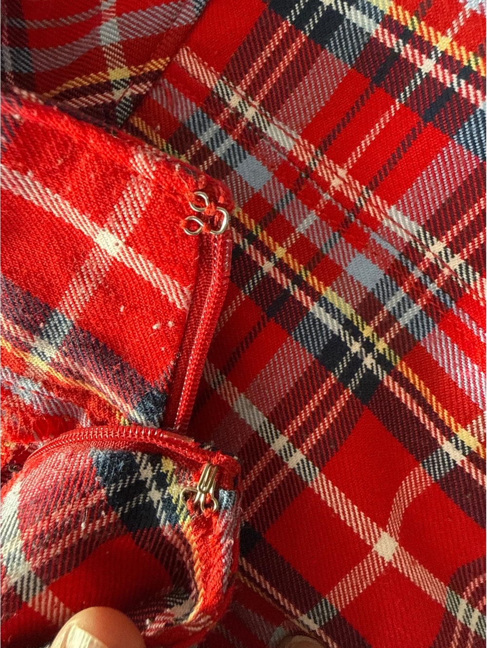 Vintage Y2K Abercrombie & Fitch Red Plaid Pleated Mini Skirt Size 6 - Picture 5 of 9